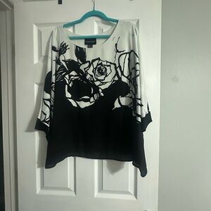 Frank Lyman Design Black & White Floral Dolman Tunic